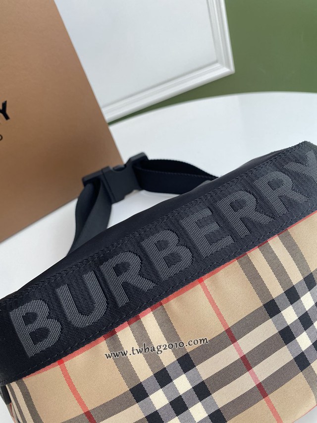 Burberry專門店新款休閒腰包 巴寶莉拼色尼龍材質男女款腰包挎包 yxb1152